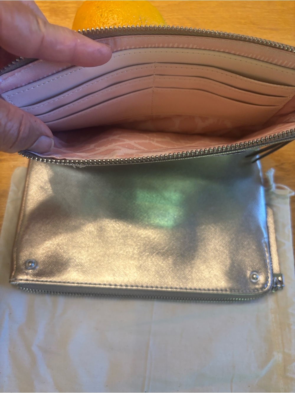 Stella & Dot Metallic Silver Wristlet Clutch with Mirror - Picture 5 of 6
